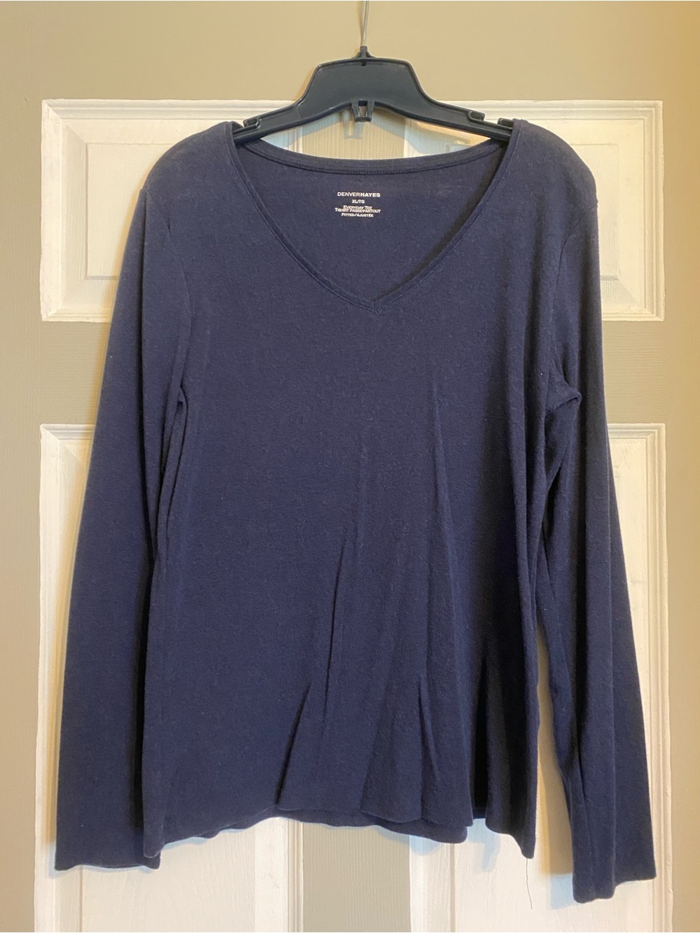 Denver Hayes Navy V-Neck Long Sleeve Women's Sweater